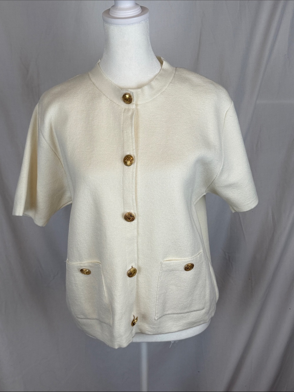 Women's Zara Short Sleeve Textured Knit Cream Cardigan with Gold Buttons Size XL